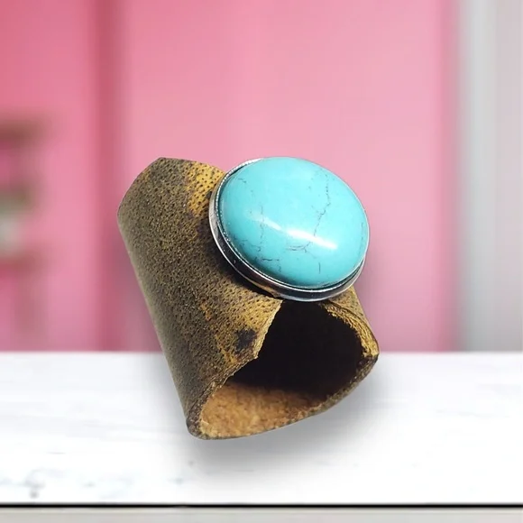 Handmade Leather Gemstone ring Size 9 - Picture 3 of 5